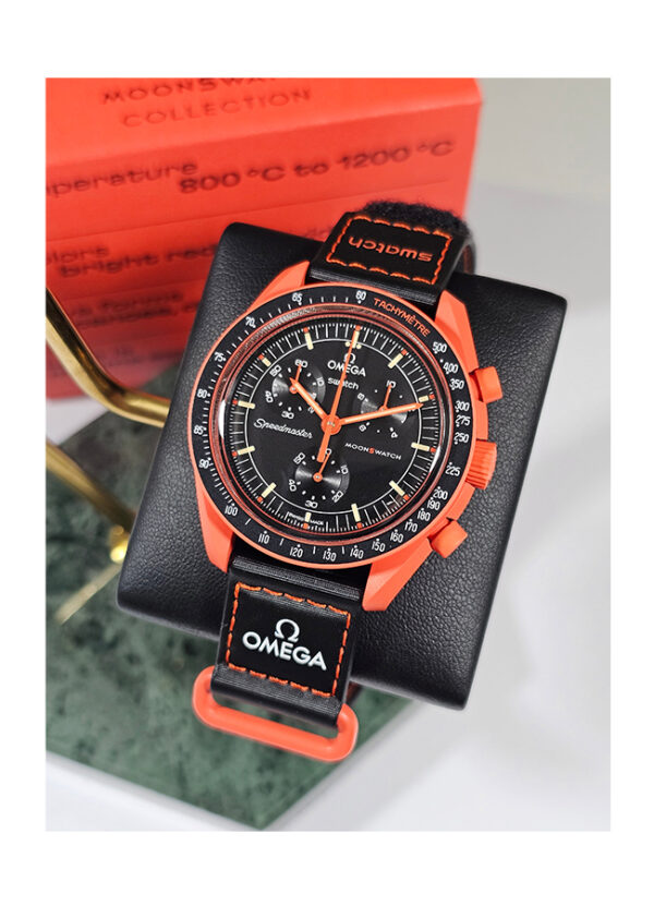 Reloj Omega x Swatch Mission On Earth Lava SO33O100 - Image 2